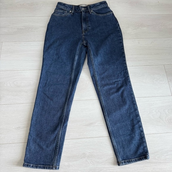 Everlane Denim - Everlane Curvy Cheeky Jeans - Butt Lifting Flattering for the Curvy Ladies